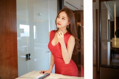 银行少妇丝袜玉足小说,一段禁忌的玉足情缘